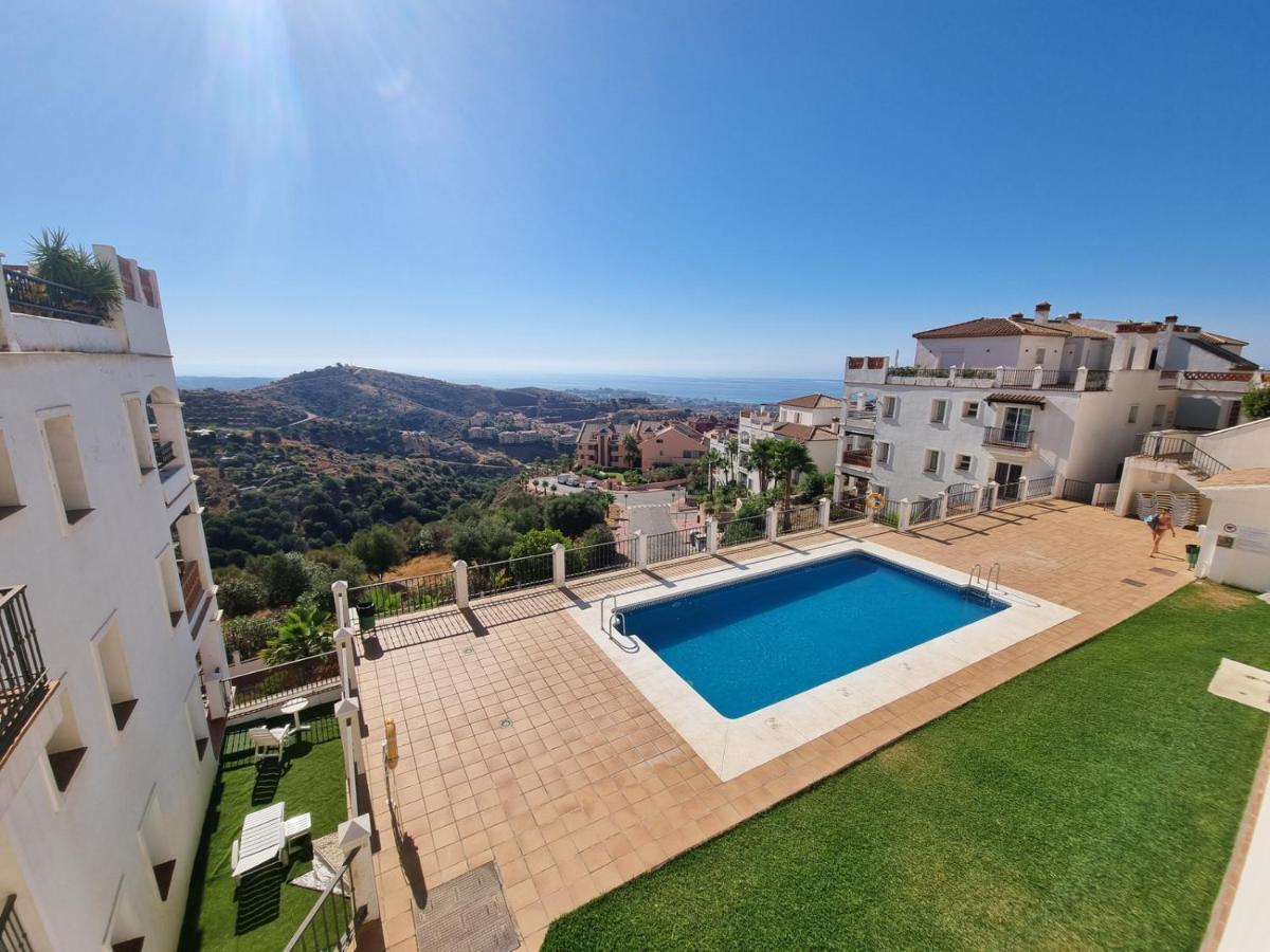 Elegant Apartment With Fantastic Views At The Top Of Calahonda Sitio de Calahonda Exterior photo