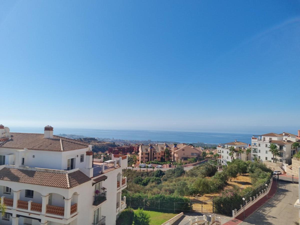 Elegant Apartment With Fantastic Views At The Top Of Calahonda Sitio de Calahonda Exterior photo